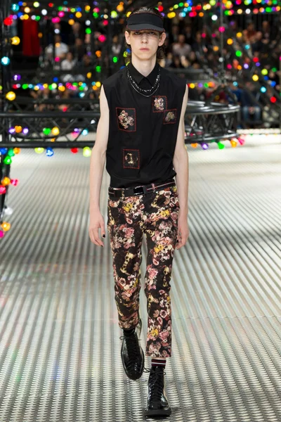 Look 43